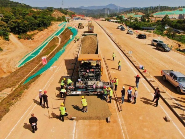 哈密高速公路